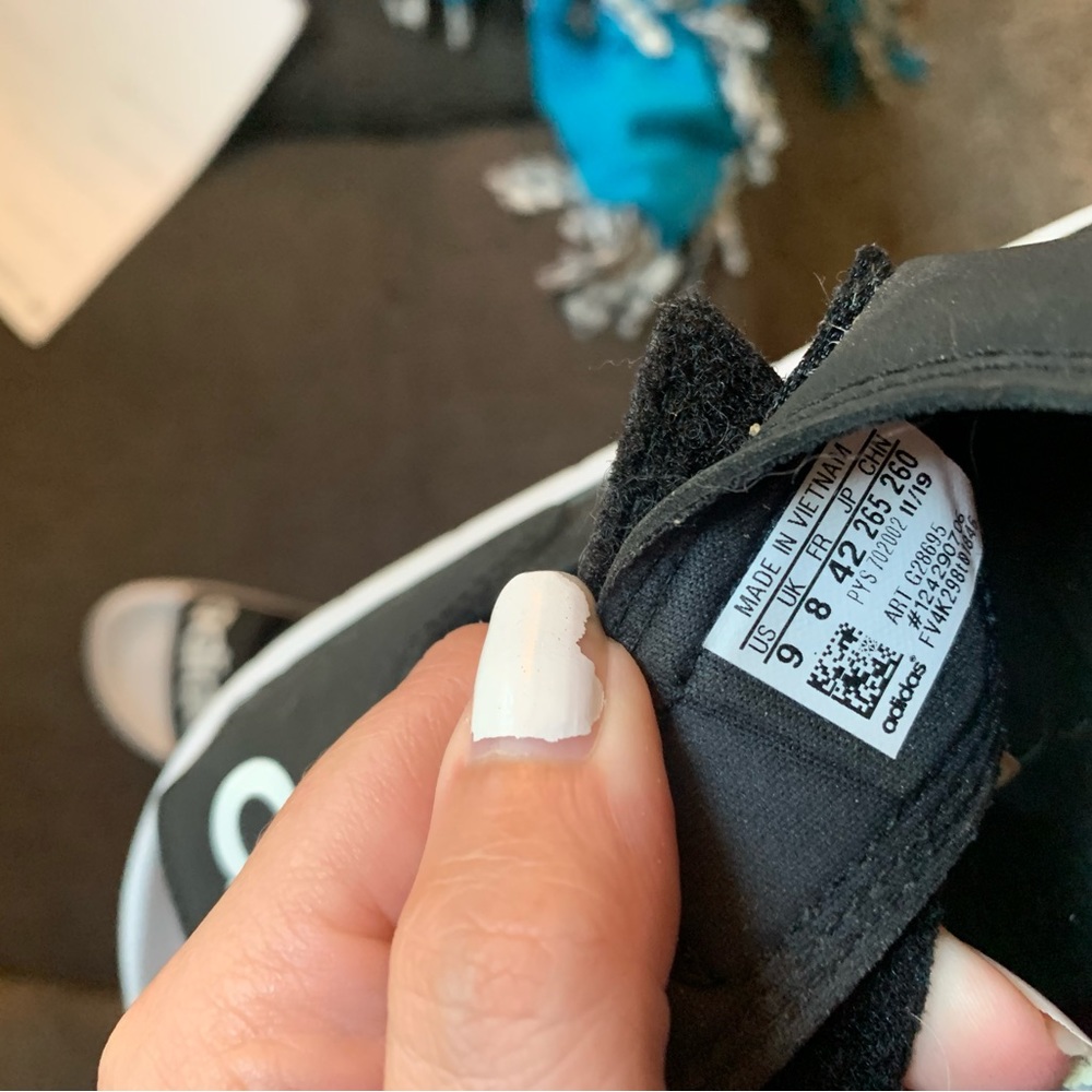 Womens adidas size nine sandals - Picture 3 of 3
